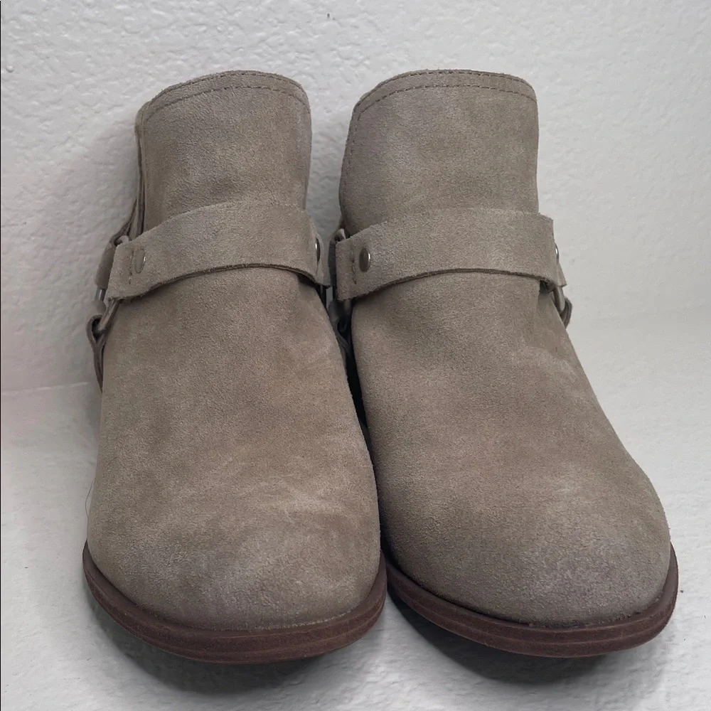 Lucky Brand women’s Taupe Suede Booties size 9